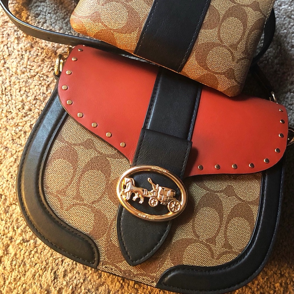 🤎🧡💛CoachGeorgie Saddle Bag with Wristlet🤎💛🧡